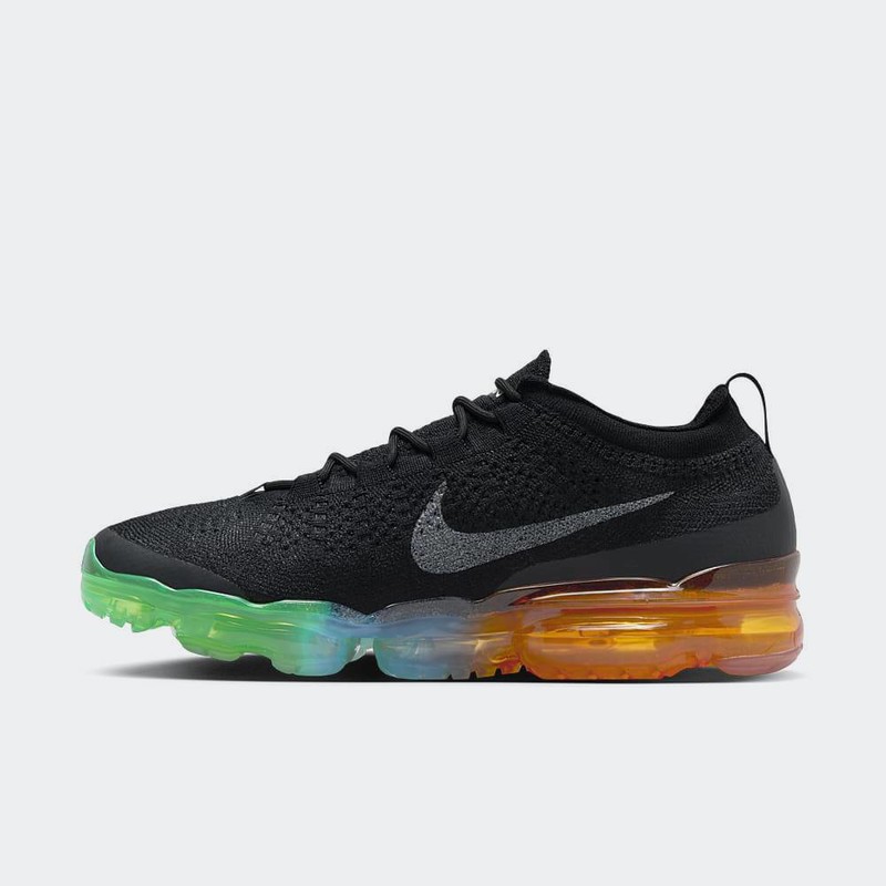 Black and multicolor vapormax shop